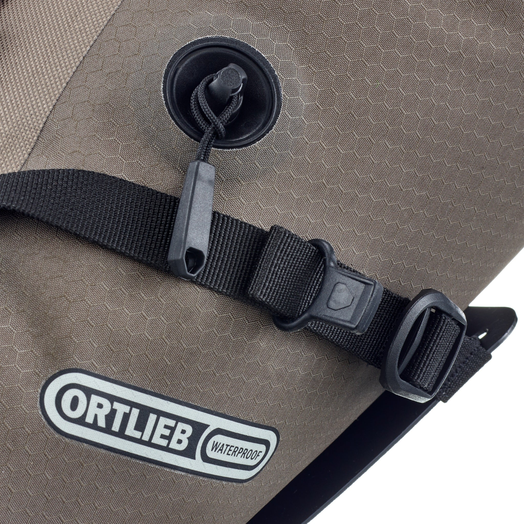 Close-up of ORTLIEB Seat-Pack QR dark-sand with Seat-Lock attachment system
